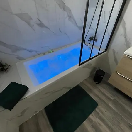 Villa Jolie Avec Et Balneotherapie *