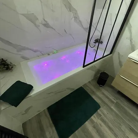 Jolie Avec Et Balneotherapie Villa *